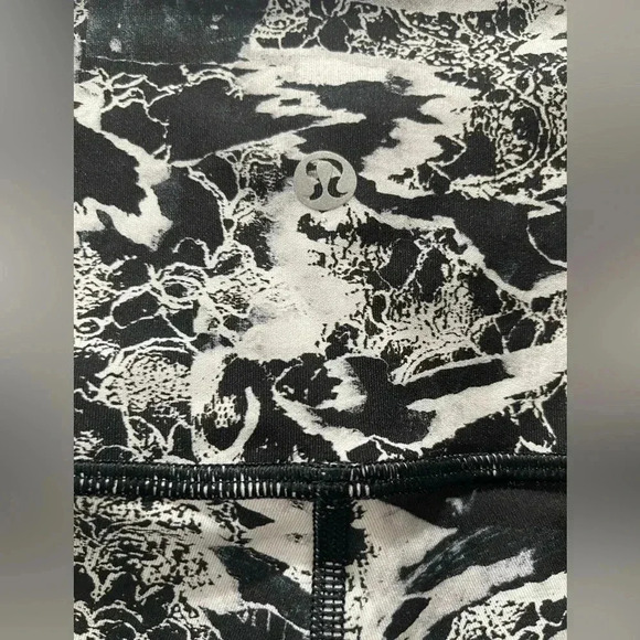 Lululemon Wunder Under leggings - Picture 4 of 10